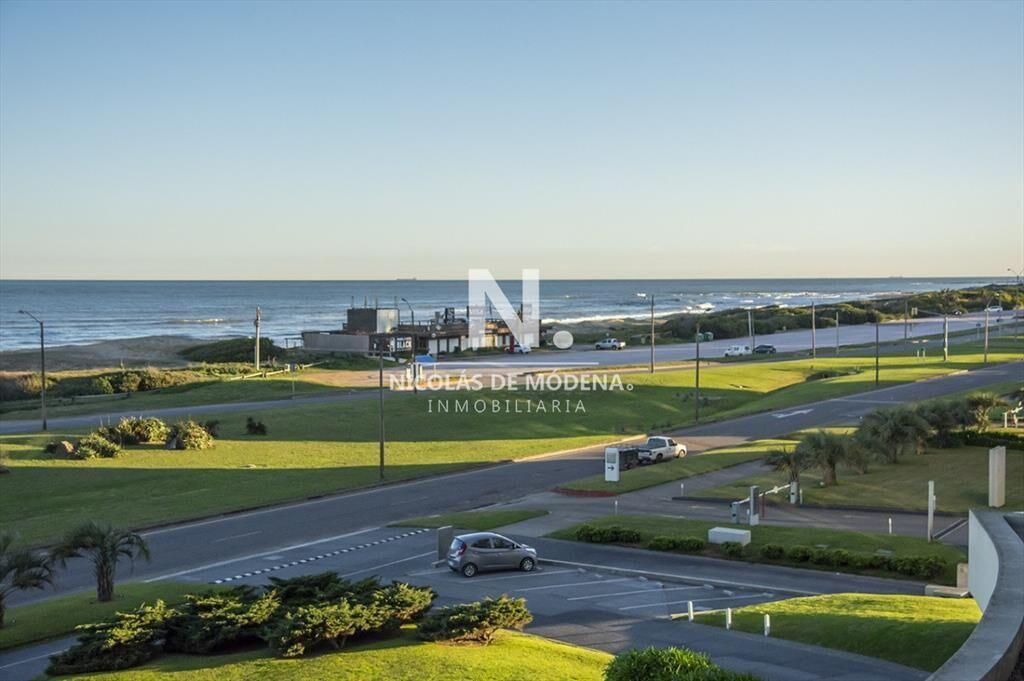 Departamento en venta frente al mar. Torre Lobos,