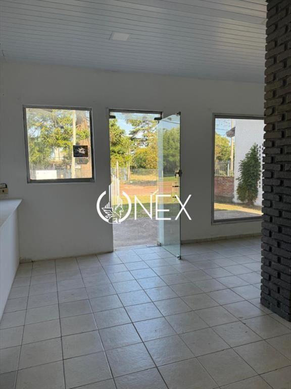 Se alquila local en Villa Argentina sur ,