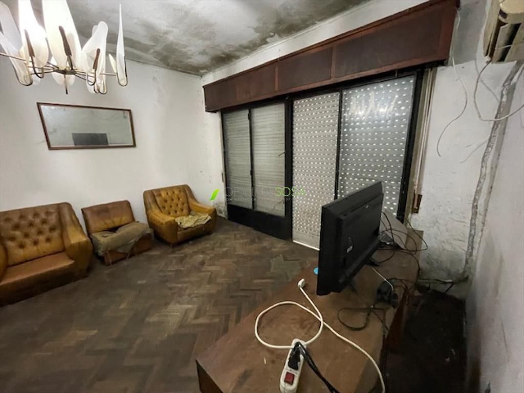 2 LOCALES ALQUILADOS Y UNA CASA DE ALTOS SOBRE CARLOS M RAM