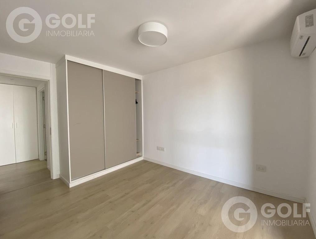 Venta apartamento de 1 dormitorio con cochera en Punta Carr