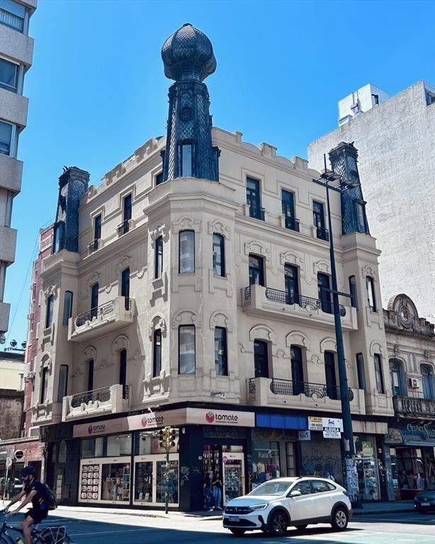 ALQUILER EDIFICIO TRES PISOS DE OFICINA EN 18 DE JULIO