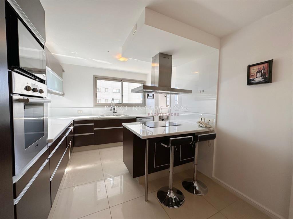 Apartamento de 3 dormitorios en venta en Torre