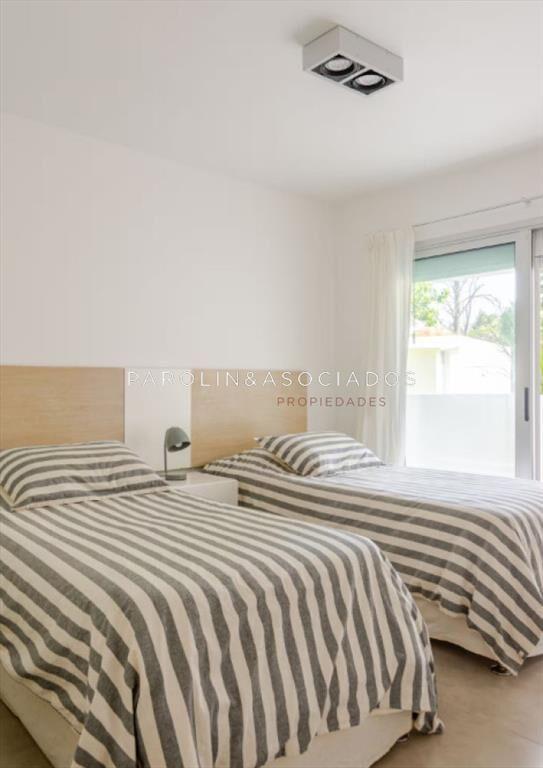 Departamento en Venta de 3 Dormitorios en Rincon
