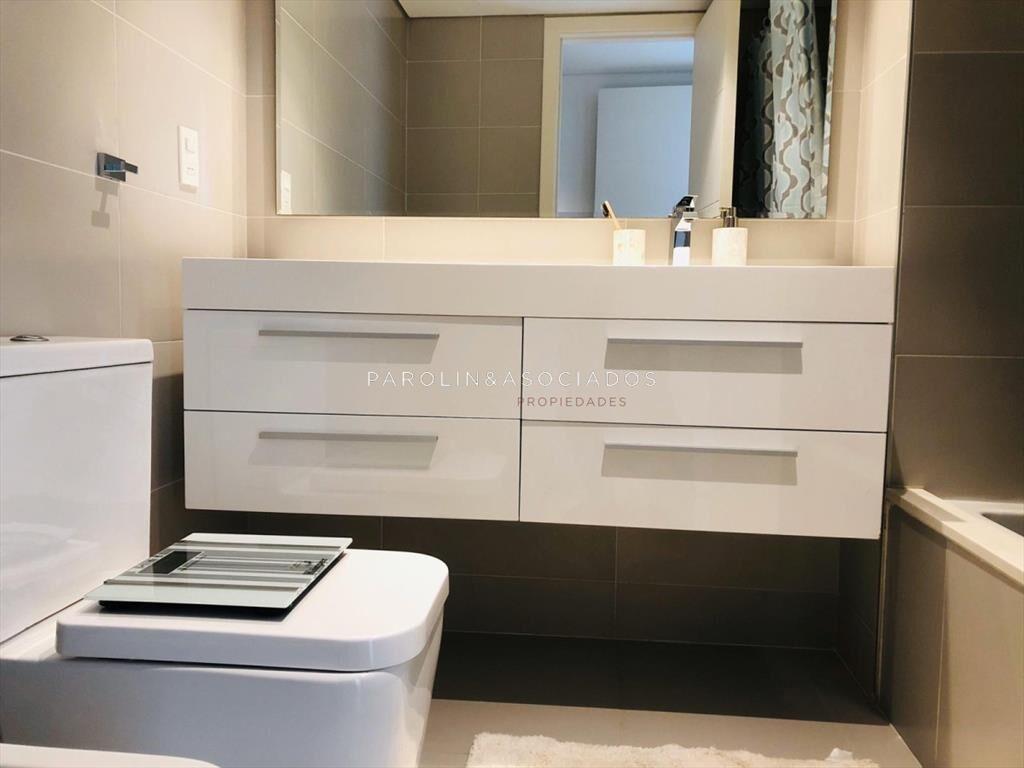 Apartamento en venta en primera línea, edificio