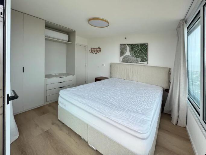 Alquilo Apartamento De 3 Dormitorios de lujo Amueblado. Pis