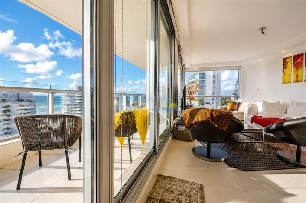 Venta de apartamento de tres dormitorios más en