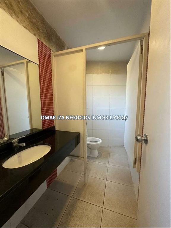 Alquiler local comercial sobre Av Italia, excelente ubicaci