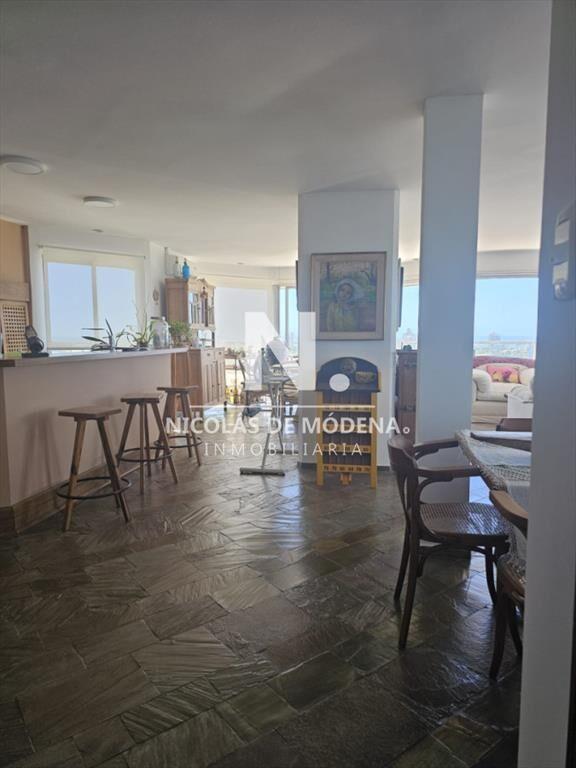 Vende departamento Penthouse de 4 dormitorios en