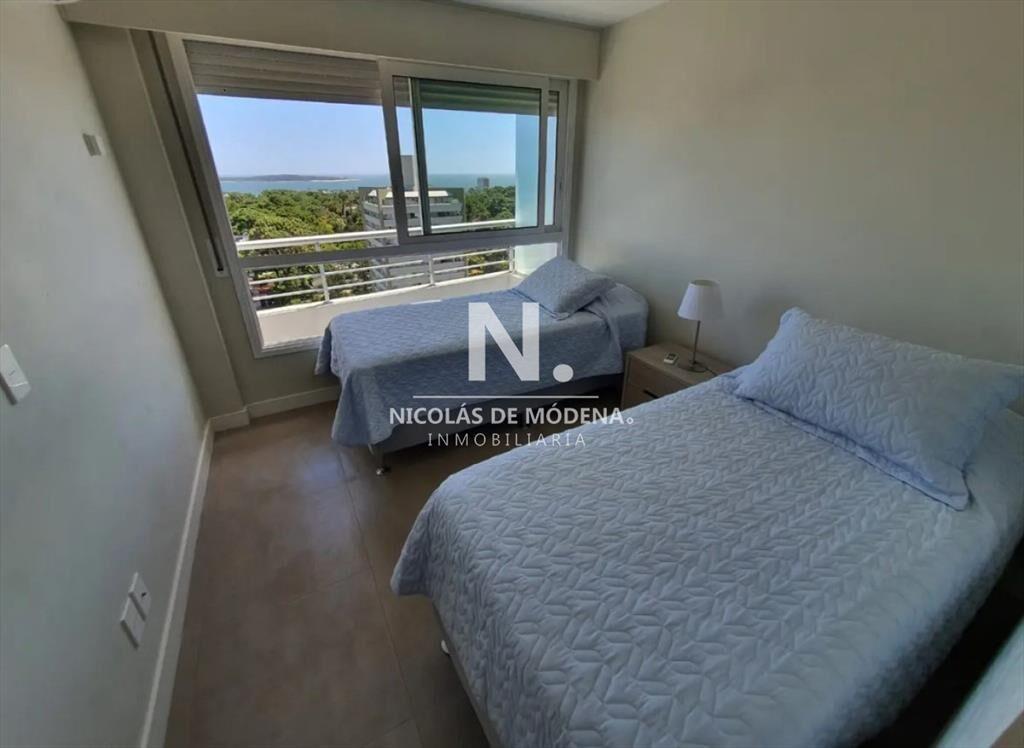 Apartamento en Venta de 2 dormitorios en Av. ,
