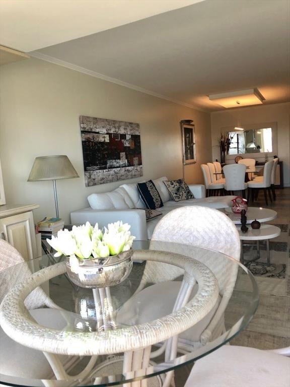 Apartamento totalmente reciclado frente al mar en la Playa