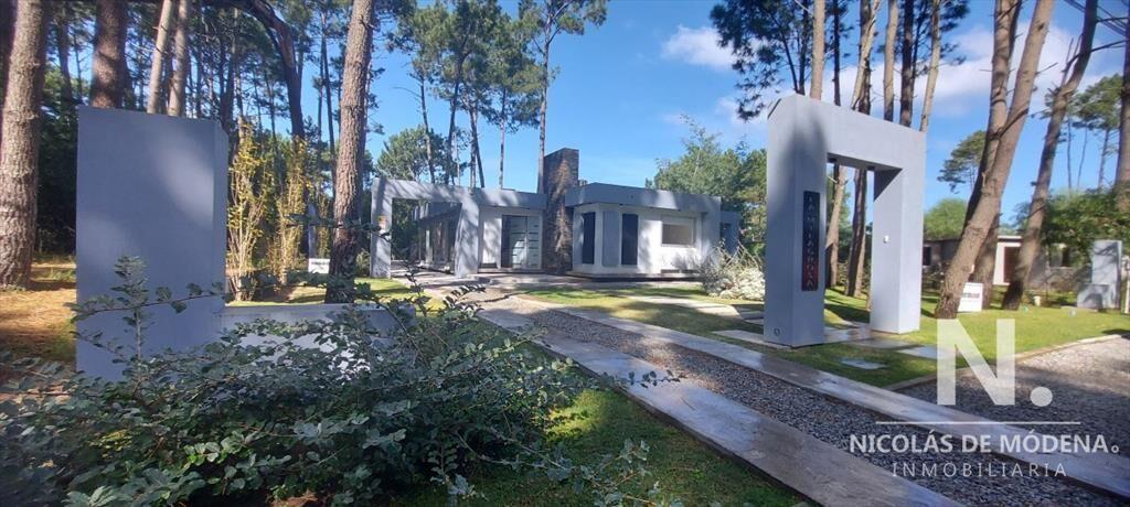 Venta casa en barrio Burnett, Maldonado. Playa mansa