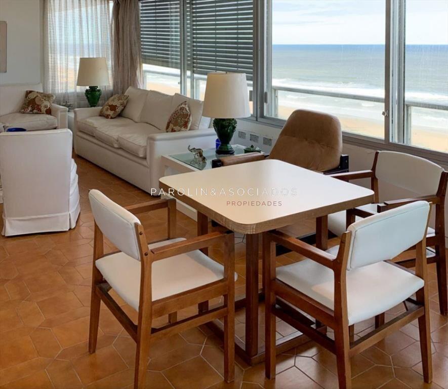 Apartamento de 3 dormitorios en Tiburón l Playa
