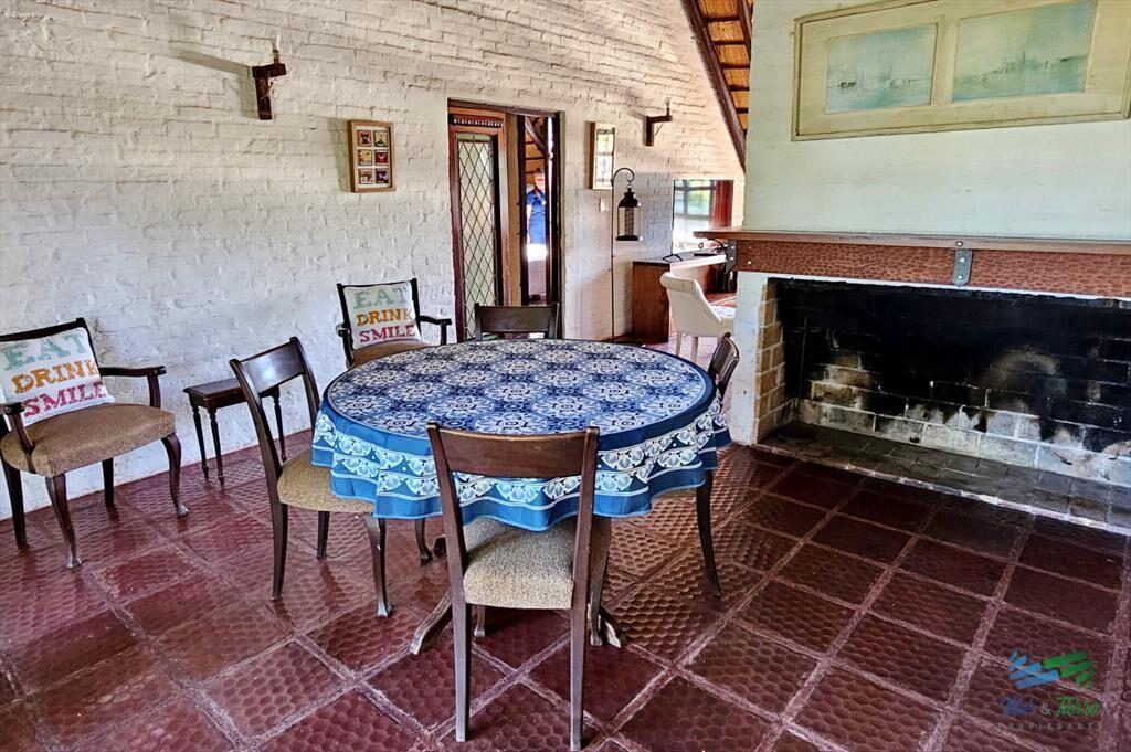 Se alquila casa 5 con piscina, a 1 cuadra de la playa mansa