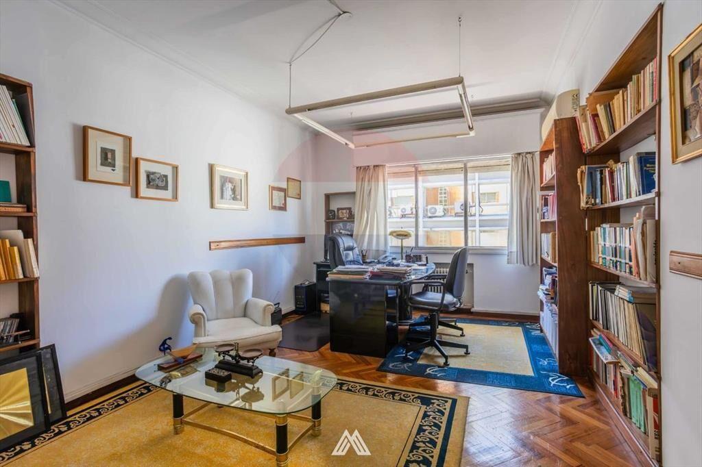 VENTA CENTRO 4 DORMITORIOS CON BALCON