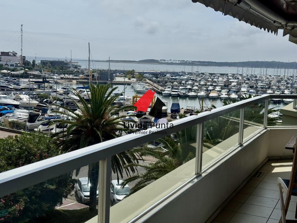 Hermosa unidad en alquiler con vista al puerto