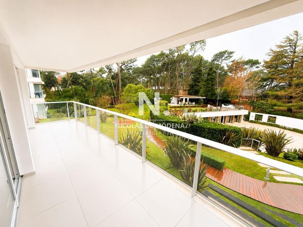 Departamento de 1 dormitorio en venta en complejo