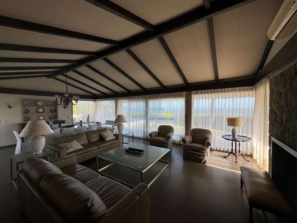 Casa en Playa Mansa de 4 Dormitorios con vista al