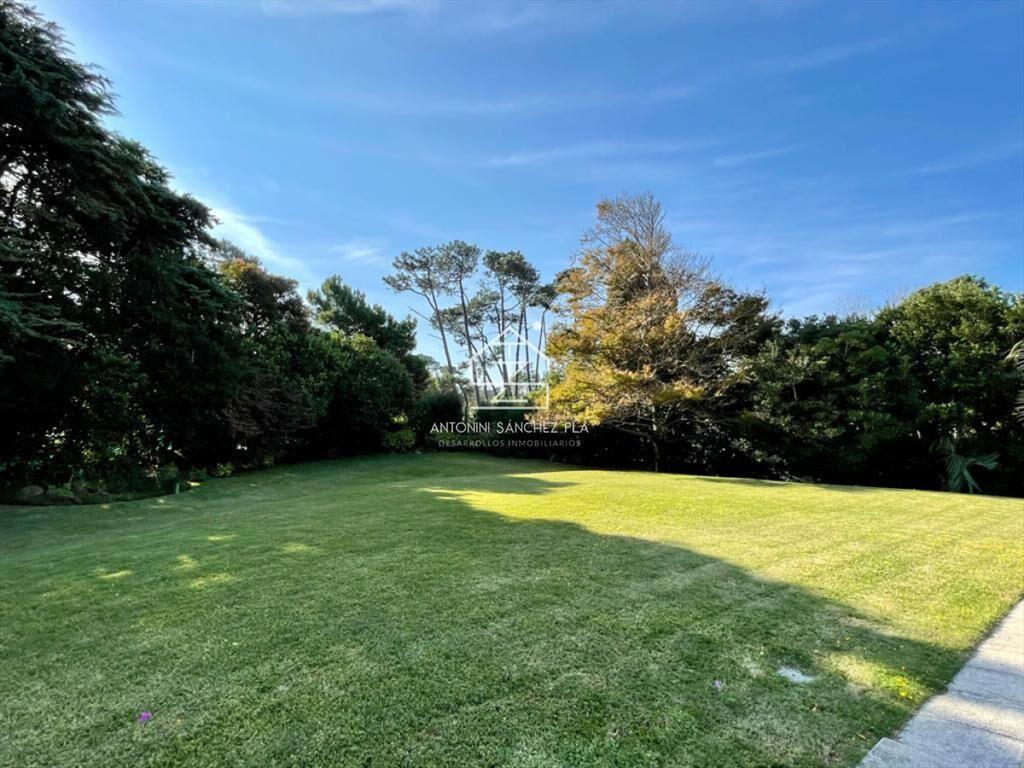 Casa Mansion en Alquiler en Playa Brava Punta del Este