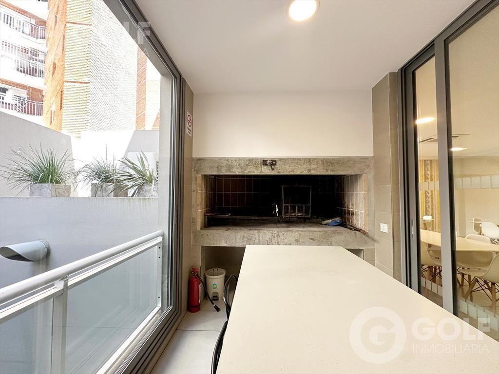 Venta de apartamento de 1 dormitorio con cochera en Punta