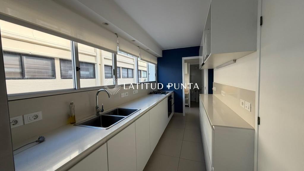 Apartamento 3 dormitorios. Península