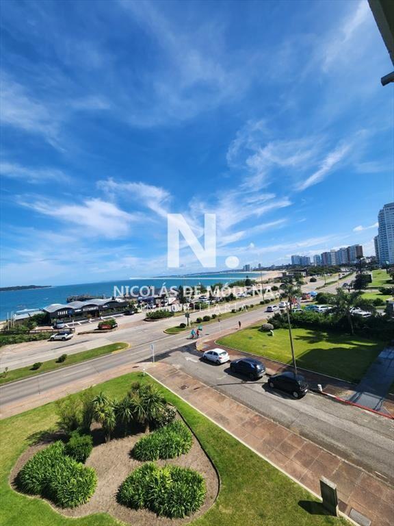 Vende espectacular apartamento con vista al mar 3