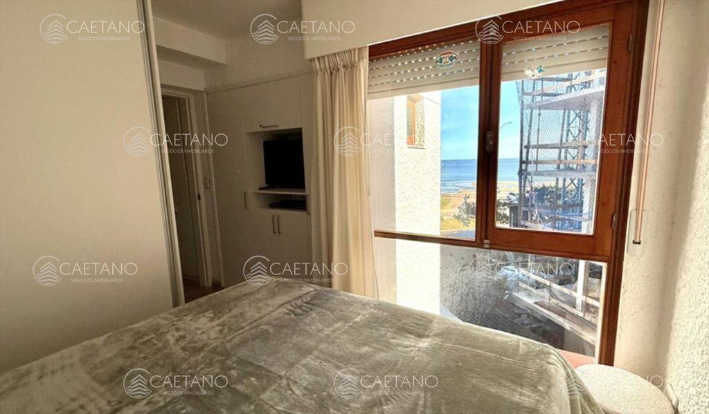 Venta de apartamento primera línea playa mansa
