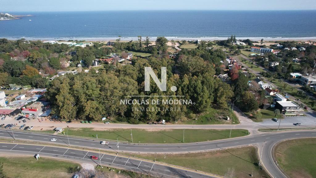 Espectacular Lote sobre Ruta Interbalnearia en en