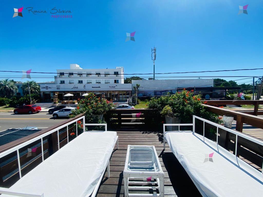 VENTA DE APARTAMENTO DE 3 DORMITORIOS EN LA BARRA PUNTA DEL