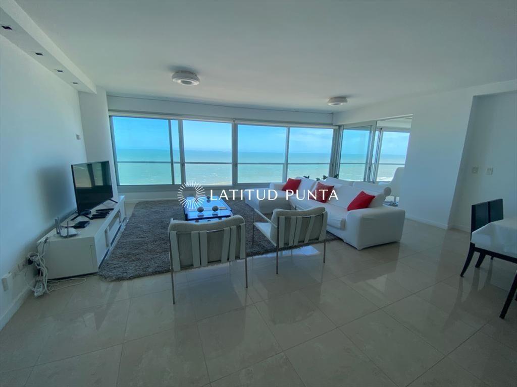 Piso alto en Le Parc, 3 suites más dependencia