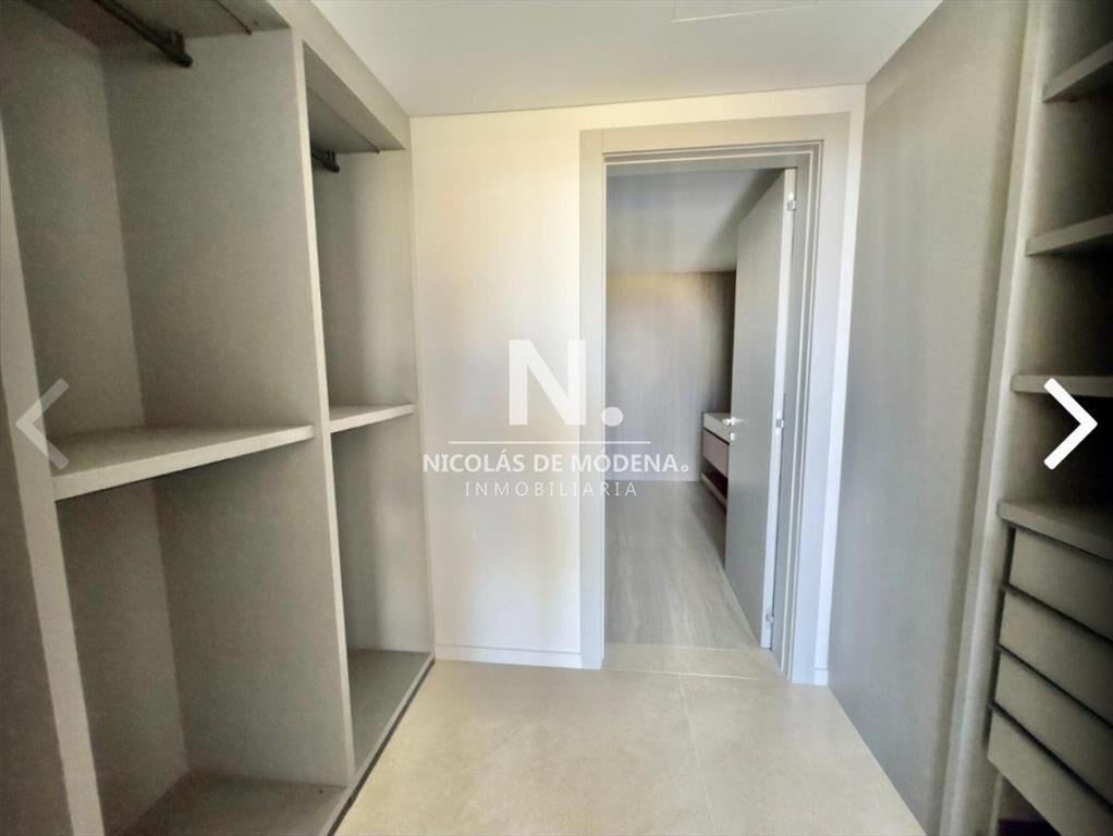 Vende apartamento de 3 dormitorios con amplios al