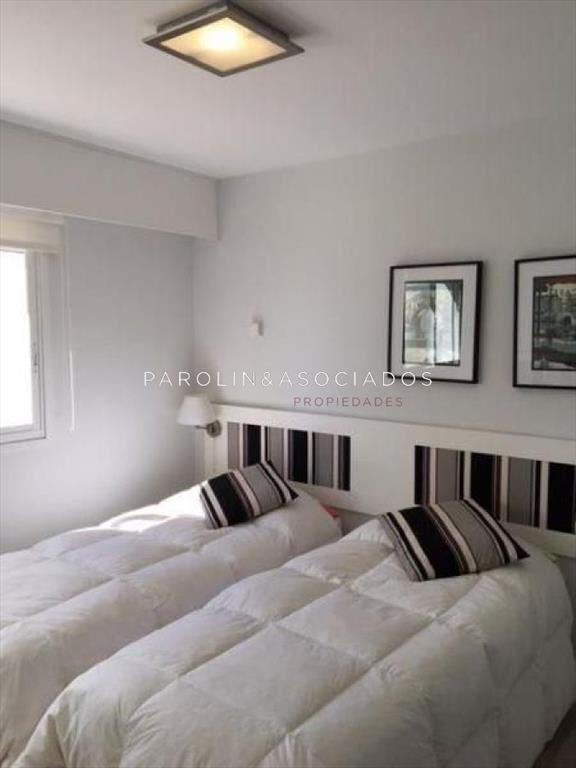 Apartamento en venta de 3 dormitorios en torre