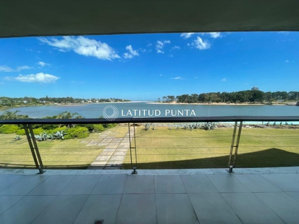 Apartamento en La Barra, 4 dormitorios