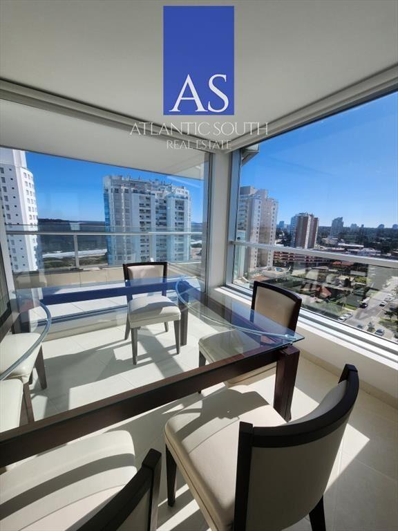 Vende apartamento de 3 dormitorios en Mansa- Punta del Este