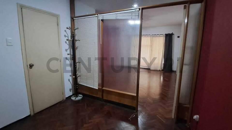 Venta/OFICINA,CONSULTORIO/ Próximo IMM/ a metros de 18 de...