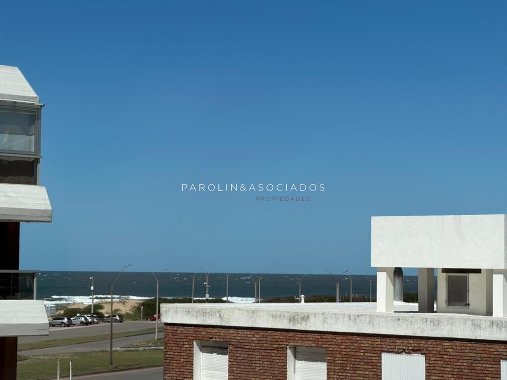 Apartamento en venta de 3 dormitorios en Brava,