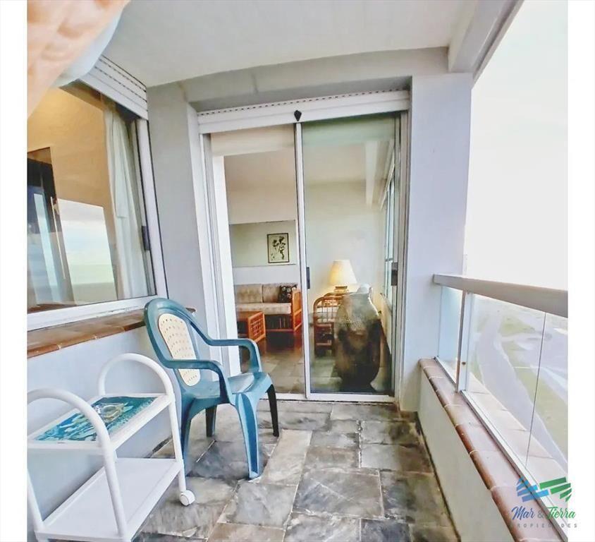 Venta de apartamento sobre playa Brava 1 en 2