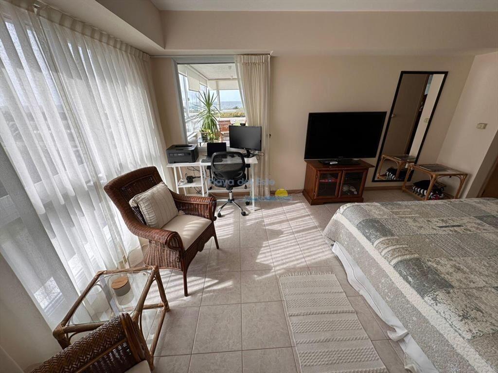 Apartamento en Alquiler de 3 dormitorios en Punta