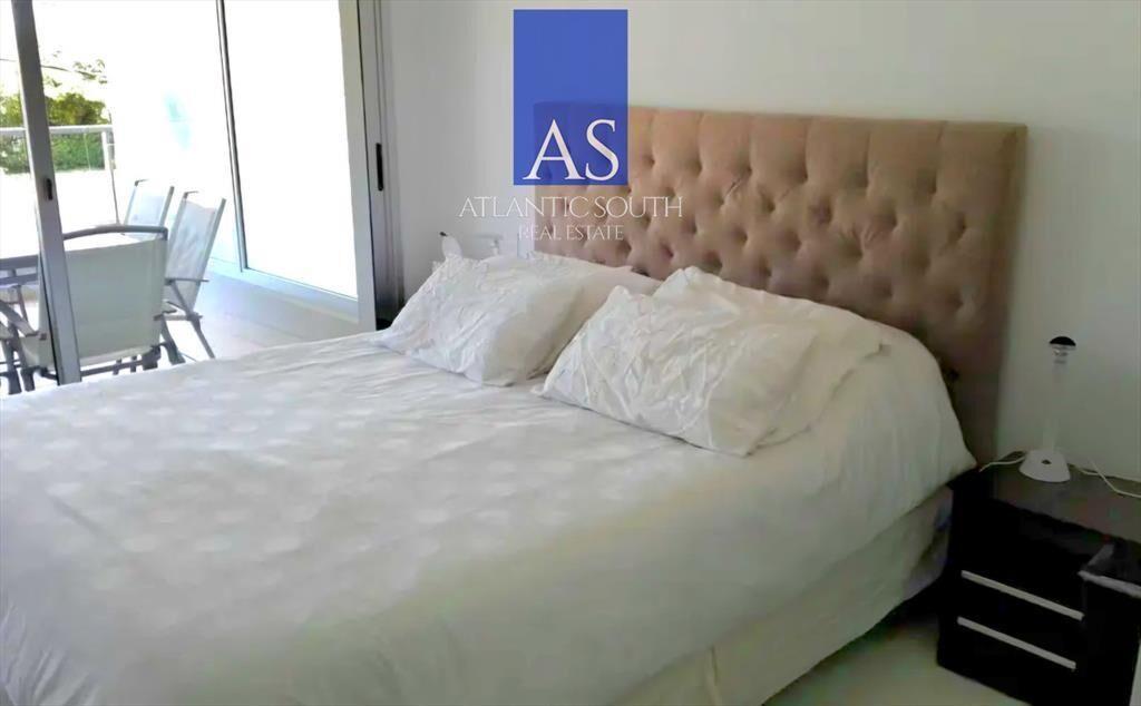Apartamento de categoría 2 dormitorios y 3 en