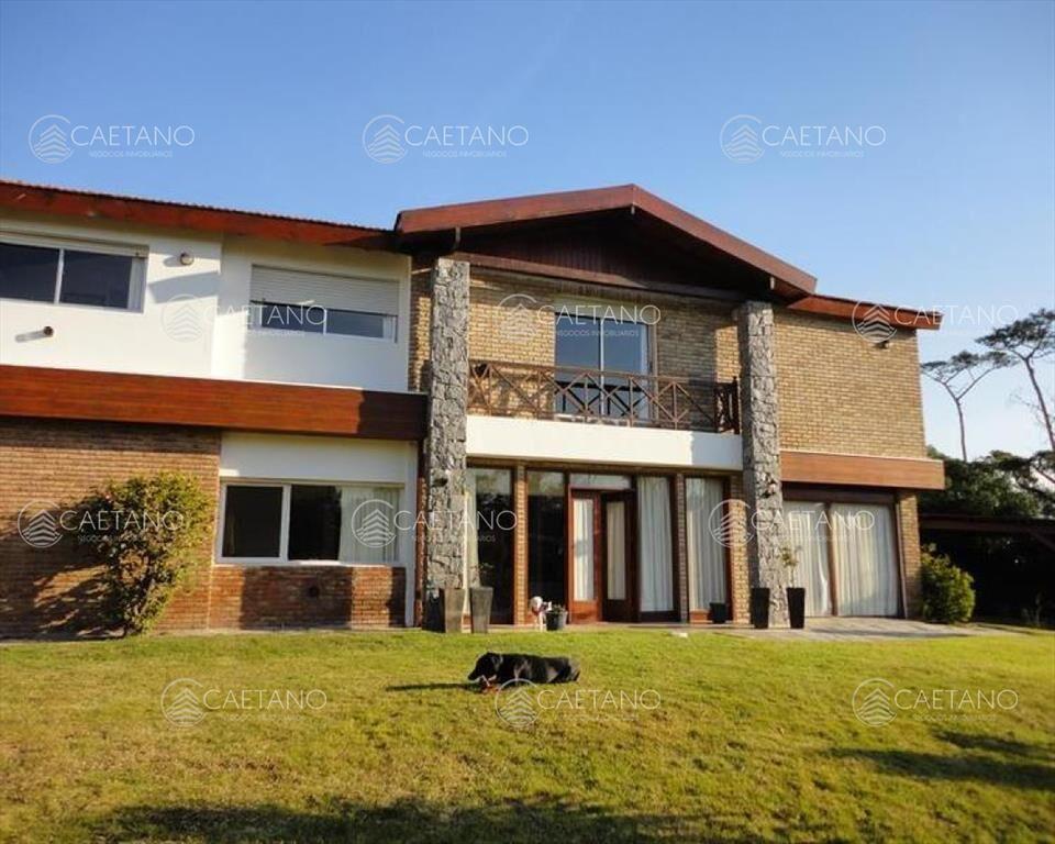 Venta y alquiler temporario de gran casa en a una