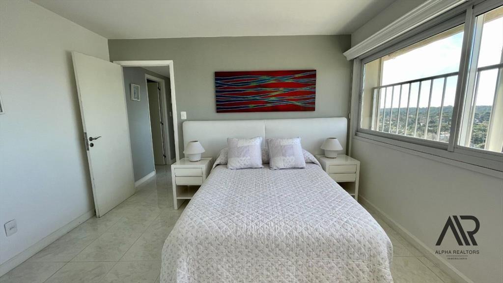 Apartamento en venta de 5 dormitorios c/ cocheras en Pla...