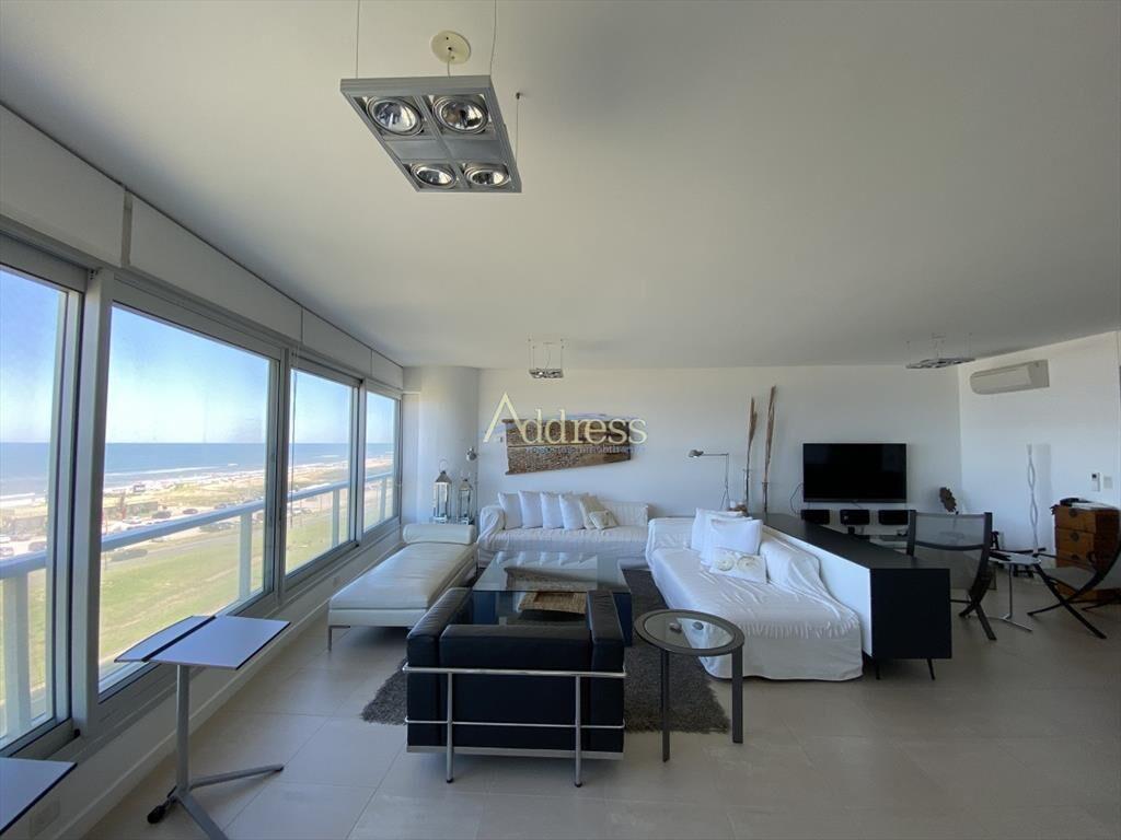 ¡Espectacular apartamento en primera linea frente a la bra