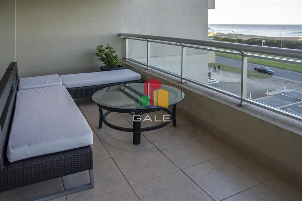 Departamento en venta frente al mar. Torre Lobos,