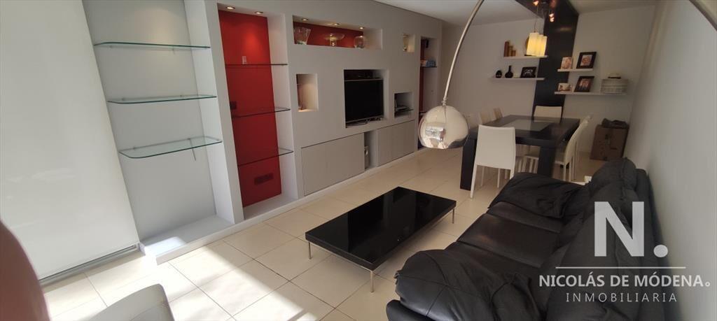Oportunidad de compra. Vende apartamento de 3 dormitorios e