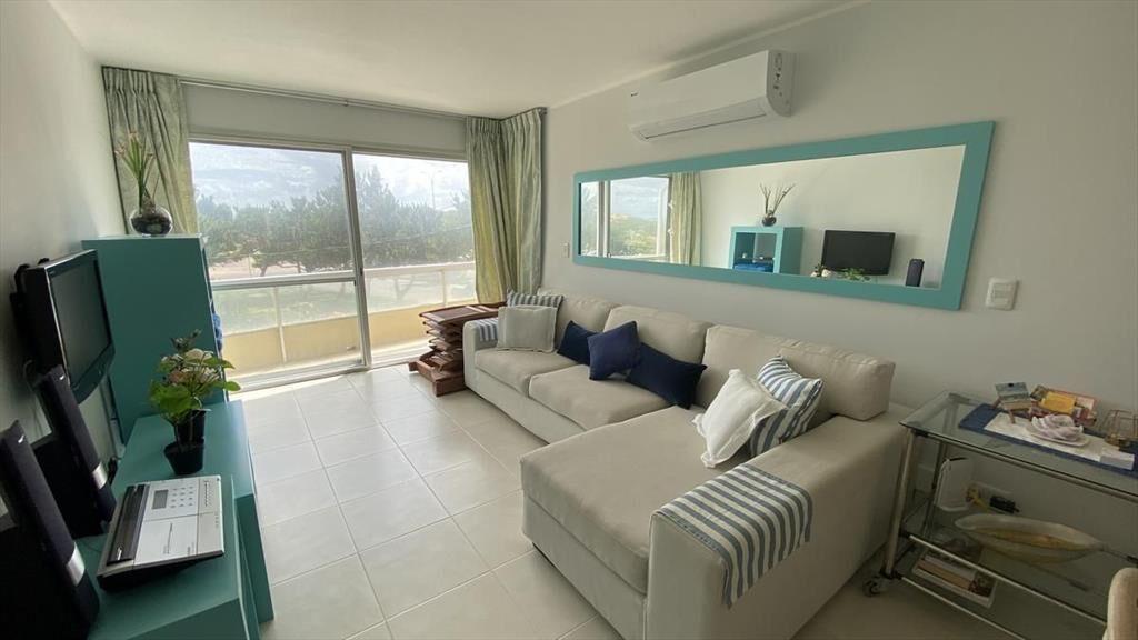 Primera lìnea en mansa, 2 dormitorios , reciclado