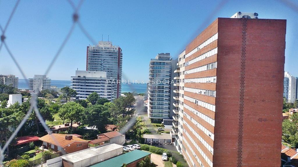 Botavara 2 dormitorios en Edificio con
