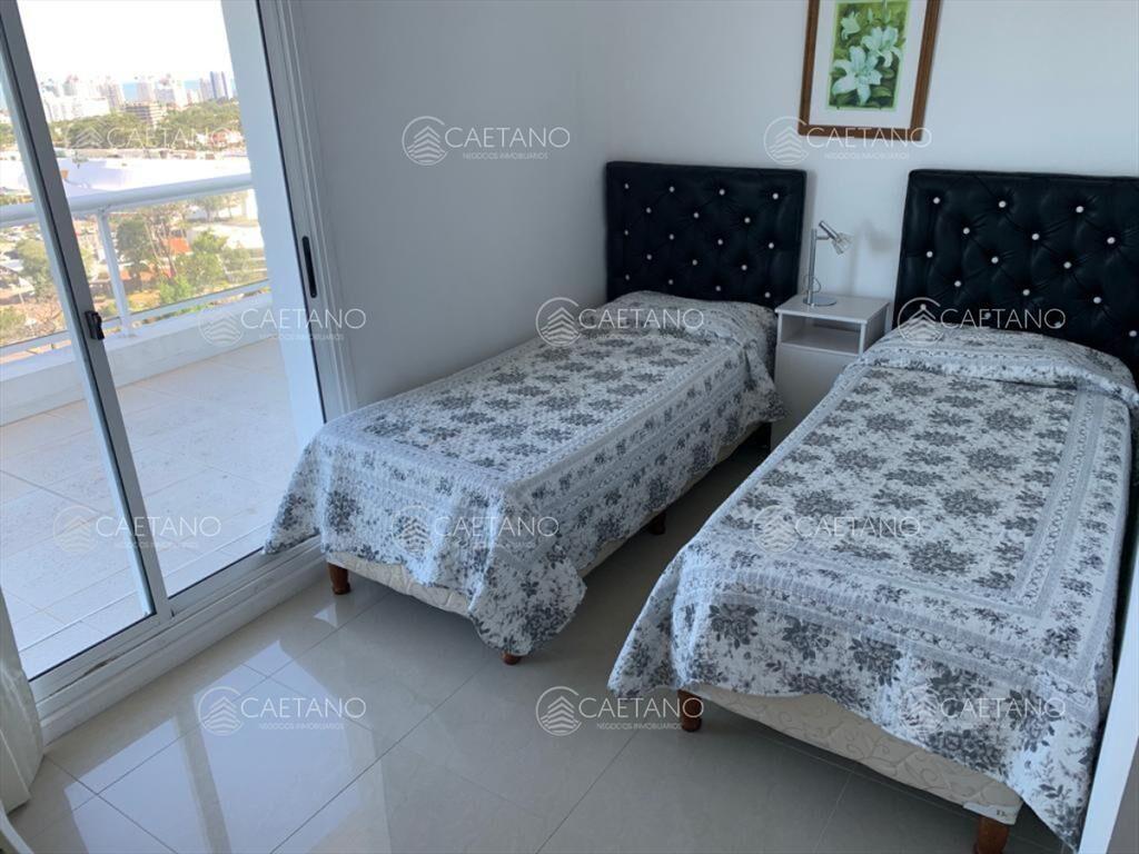 Excelente pent-house en Jardines de Sierra