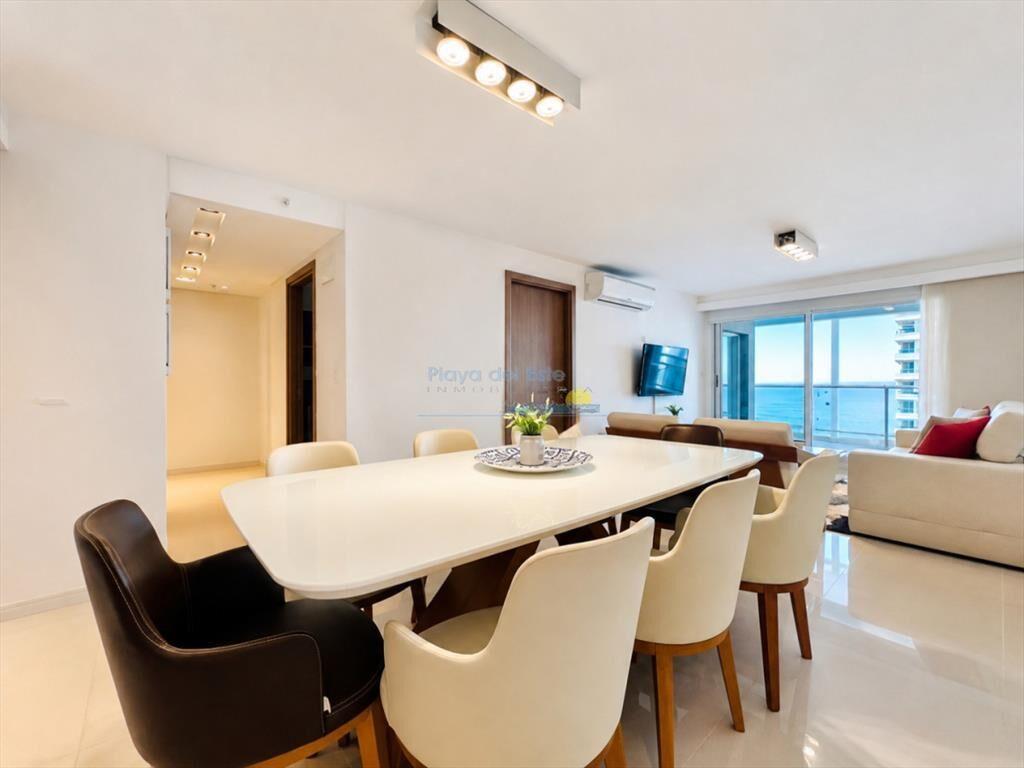 Apartamento de 3 Dormitorios y Dependencia, con y