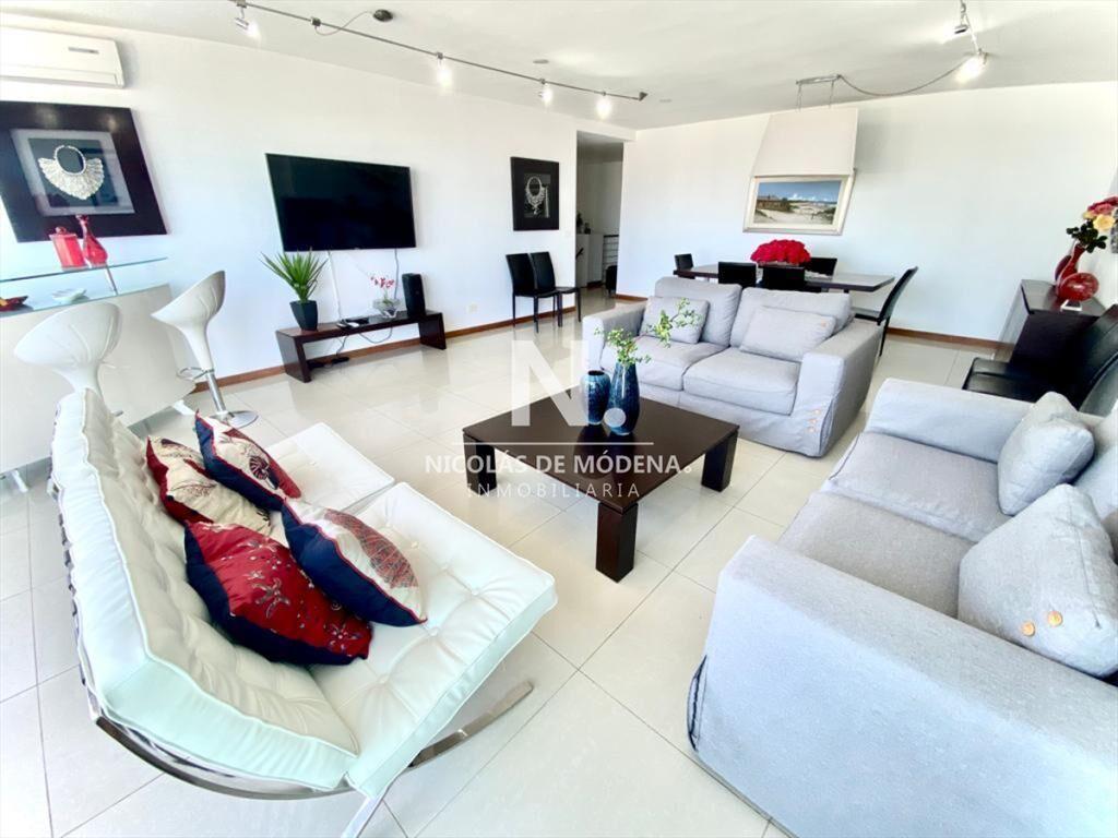 Apartamento en venta Punta del este. Torre