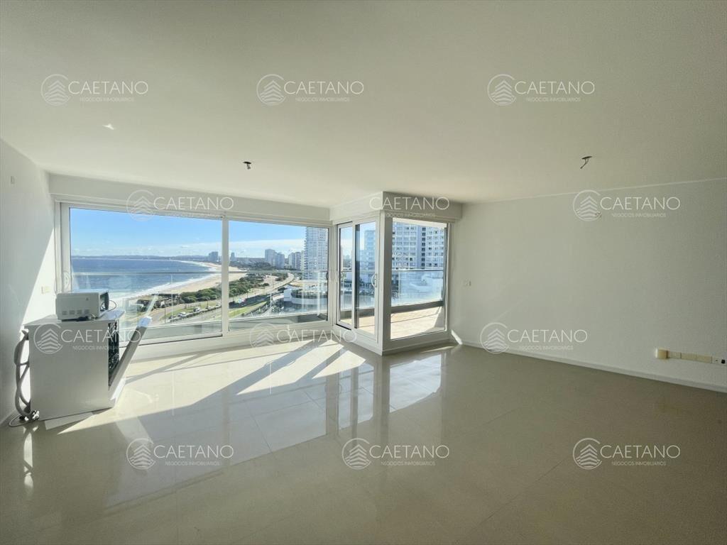 Venta apartamento. 3 Dormitorios. Playa mansa,