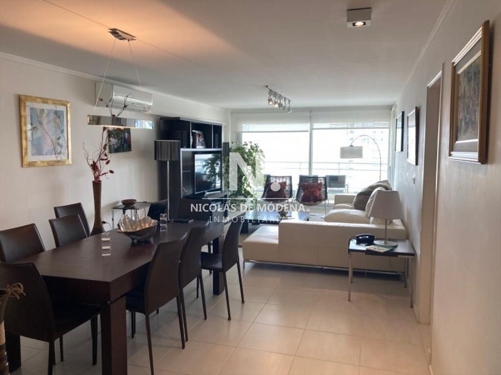 Impecable departamento, comodo e iluminado.